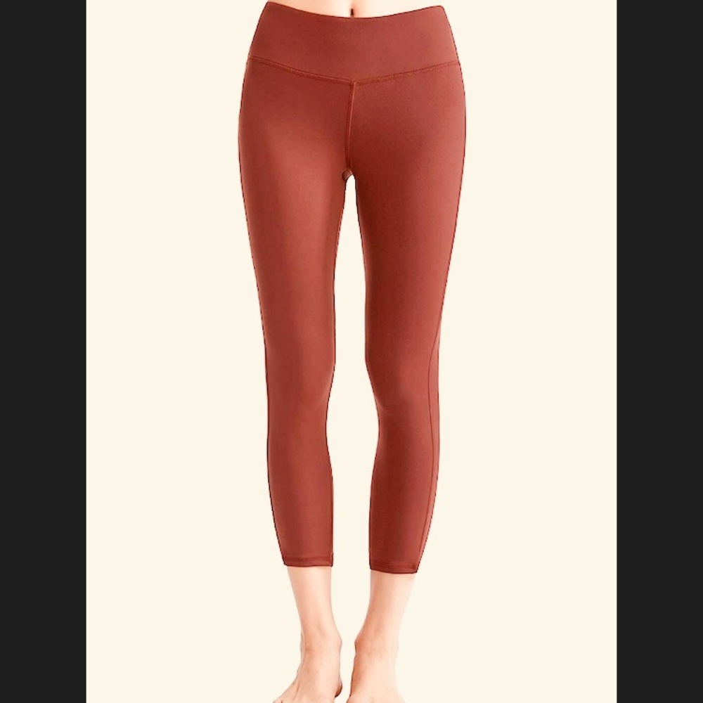 Best Seller Oalka Crop Leggings With Pocket